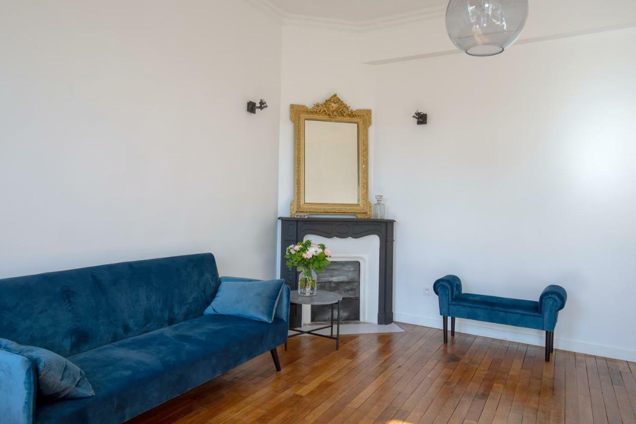 Les Menus Plaisirs Apartamento Versalhes Exterior foto